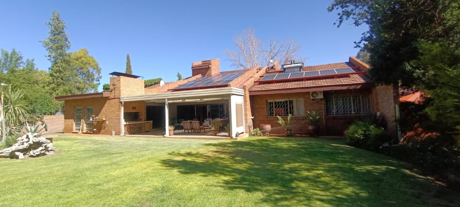 5 Bedroom Property for Sale in Kuruman Northern Cape